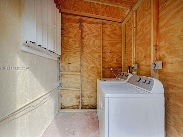 17950 NW 6th Ct, Miami Gardens, FL 33169