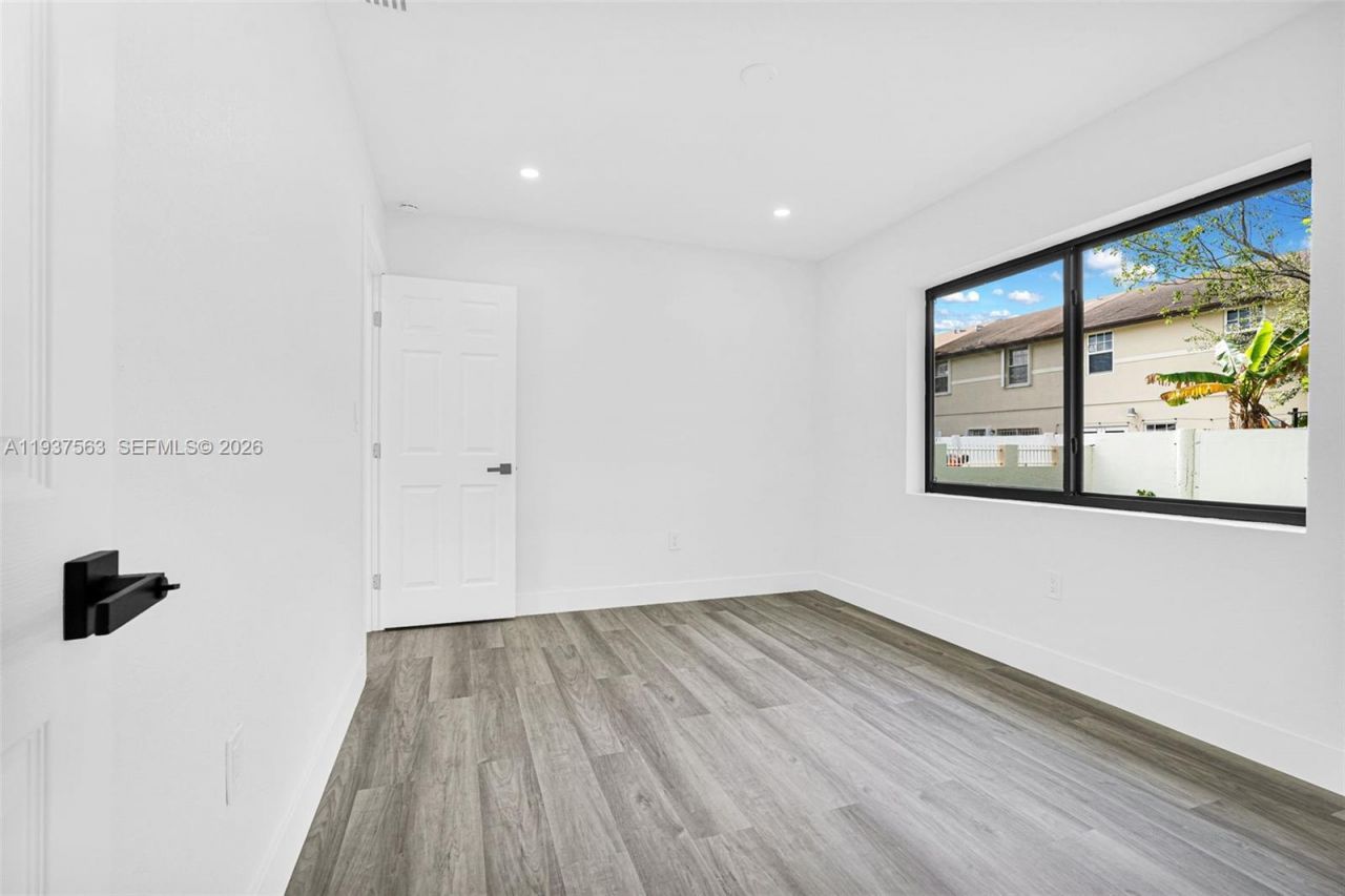 19720 NW 33rd Ave, Miami Gardens, FL 33056 Photo