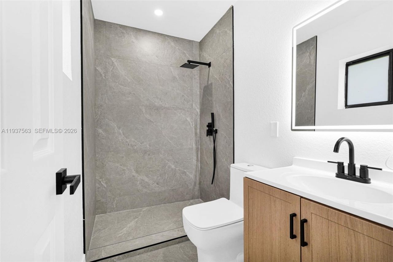 19720 NW 33rd Ave, Miami Gardens, FL 33056 Photo