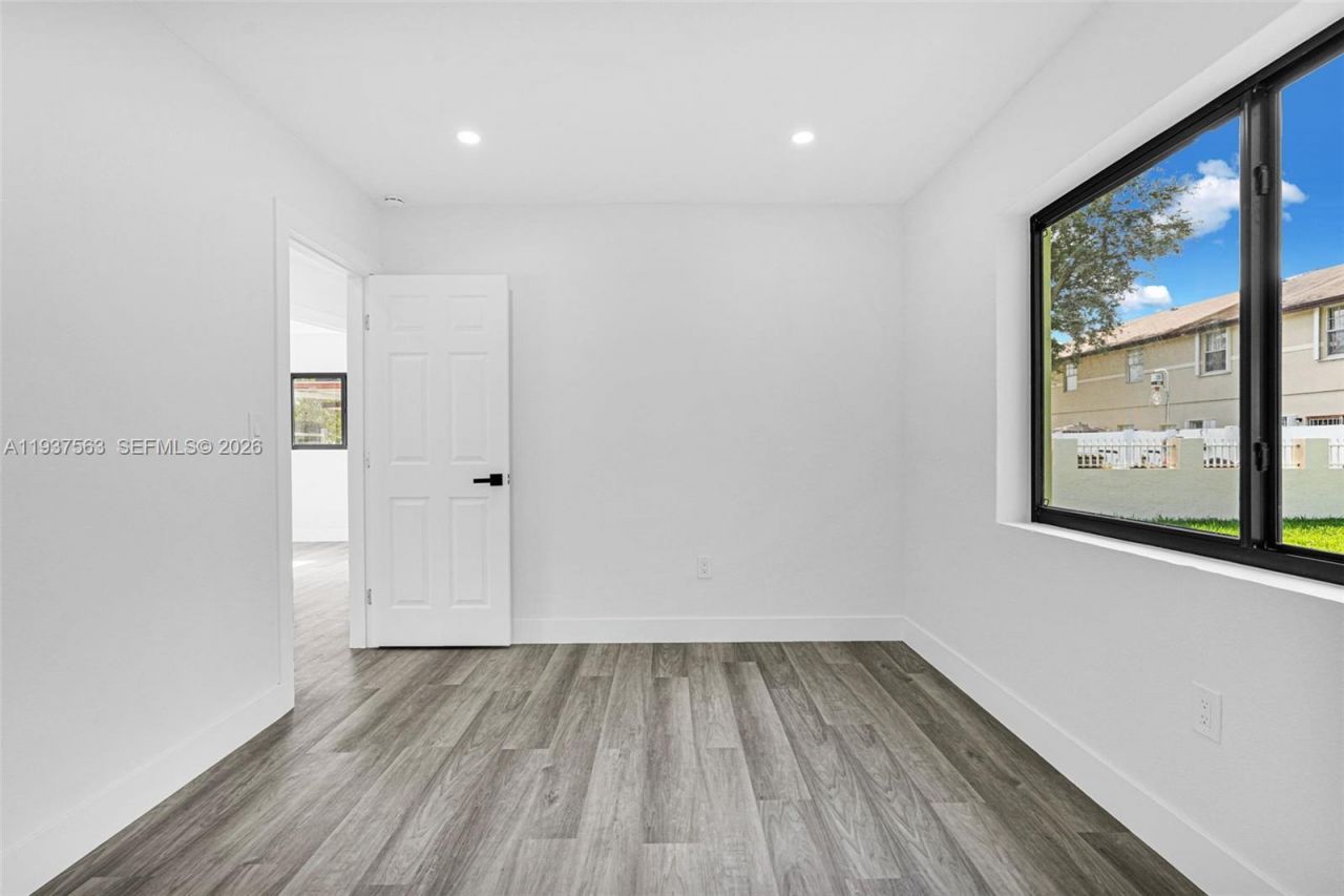 19720 NW 33rd Ave, Miami Gardens, FL 33056 Photo