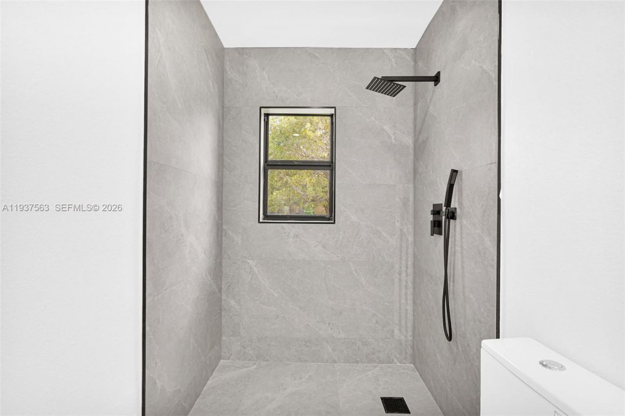 19720 NW 33rd Ave, Miami Gardens, FL 33056 Photo