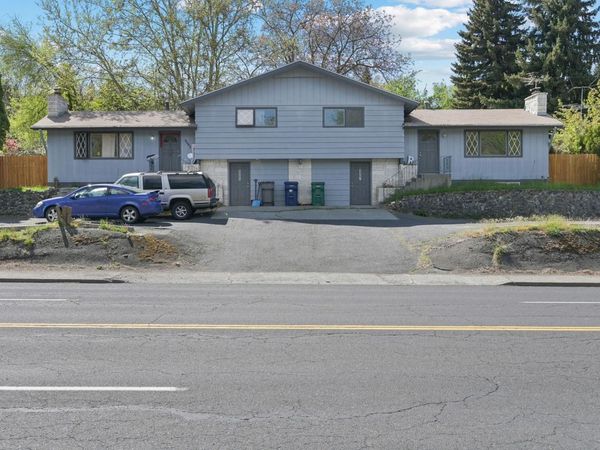 9907 N Waikiki Rd, Spokane, WA 99218