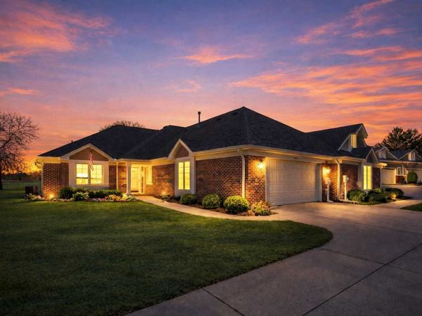 8810 Pointe Vista Drive, Victoria, MN 55386