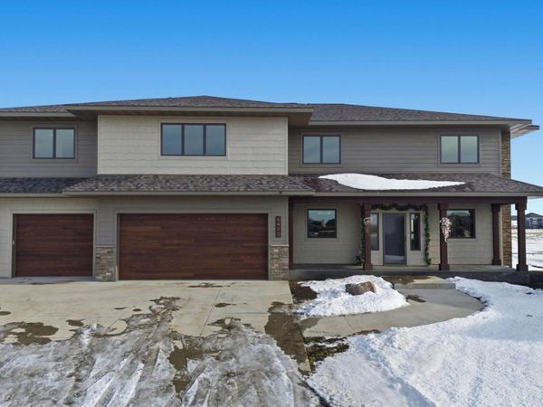 6490 Selkirk Drive S, Fargo, ND 58104