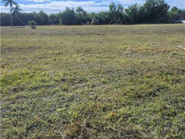 7665 Barrancas AVE, BOKEELIA, FL 33922