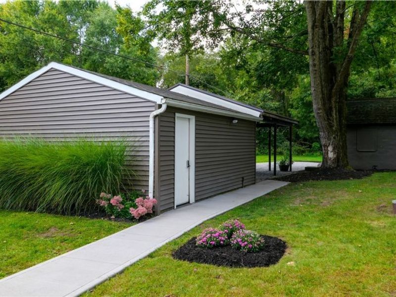 9700 Silica Sand Road, Garrettsville, OH 44231 Photo 5