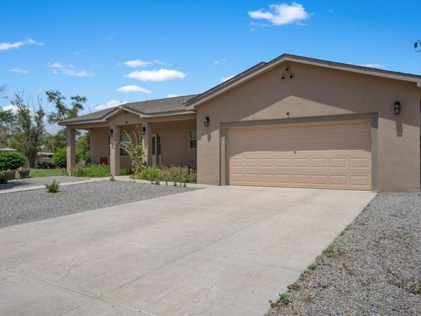 9 Elias Road, Los Lunas, NM 87031