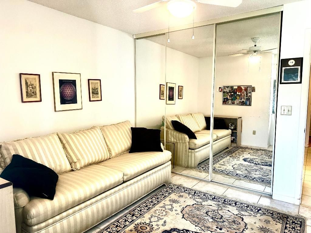 25 Pelican Pointe Drive, Unit 201, Delray Beach, FL 33483 Photo