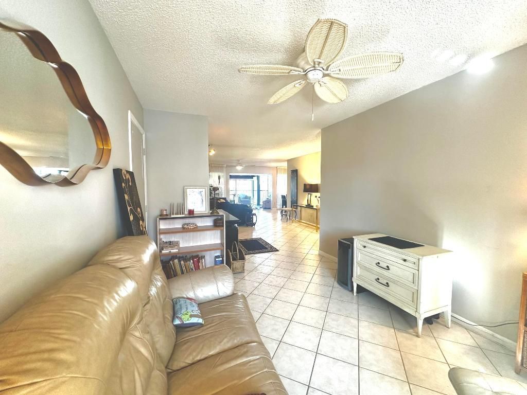 25 Pelican Pointe Drive, Unit 201, Delray Beach, FL 33483 Photo