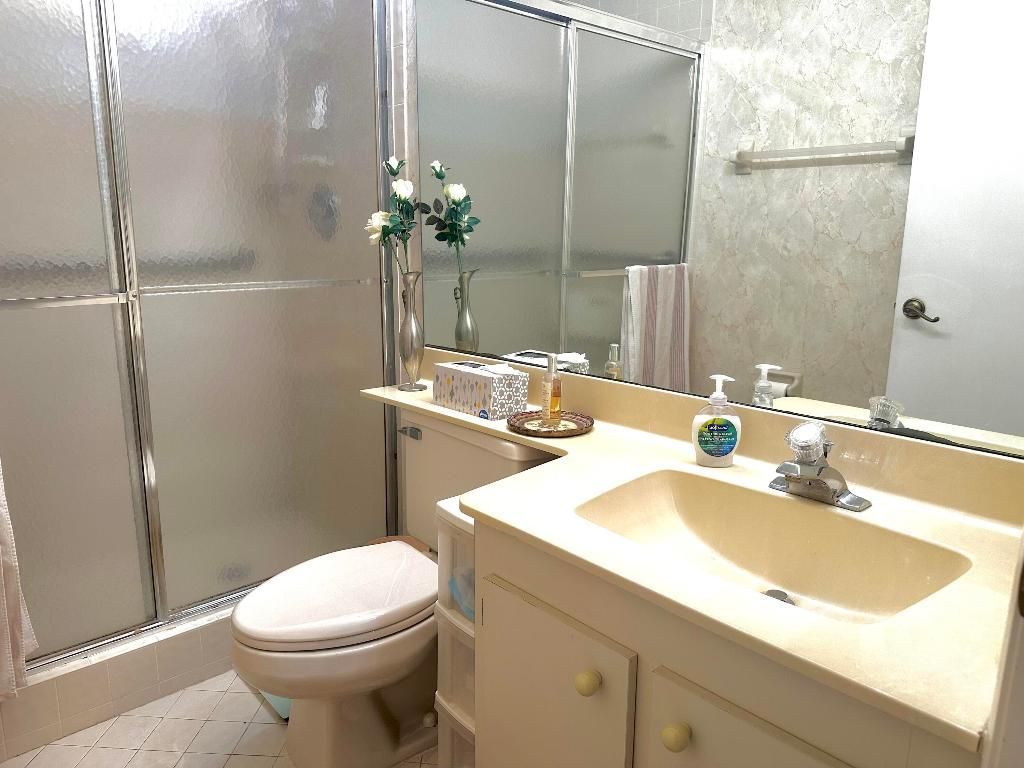 25 Pelican Pointe Drive, Unit 201, Delray Beach, FL 33483 Photo