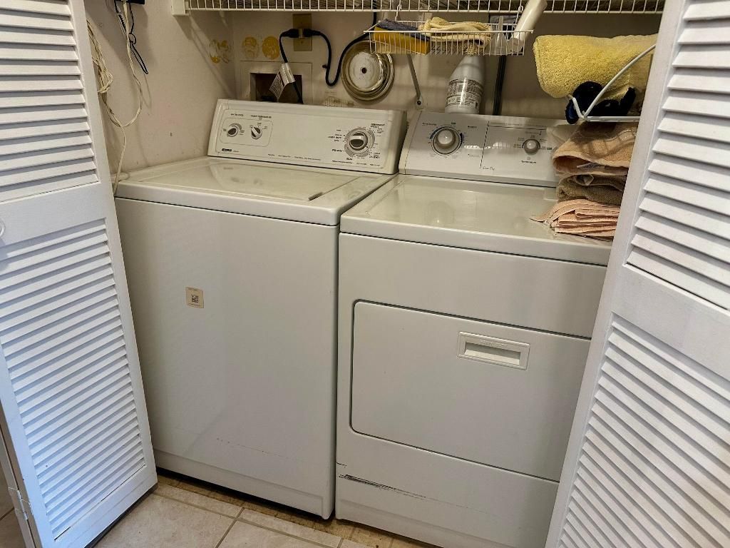 25 Pelican Pointe Drive, Unit 201, Delray Beach, FL 33483 Photo