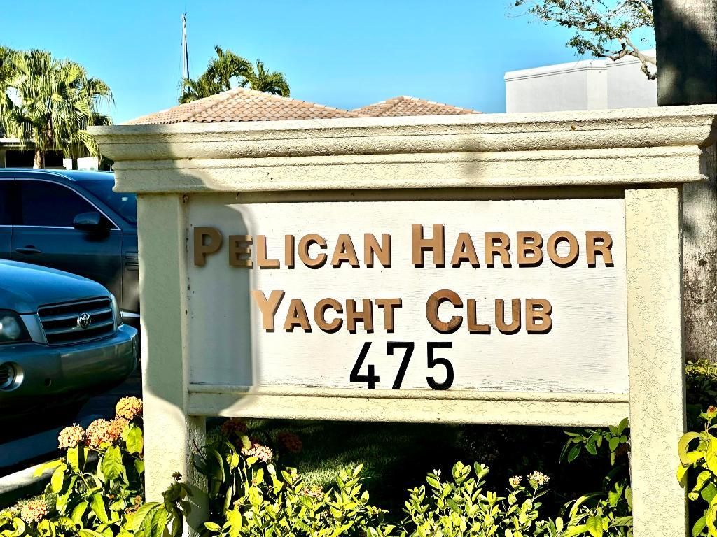 25 Pelican Pointe Drive, Unit 201, Delray Beach, FL 33483 Photo