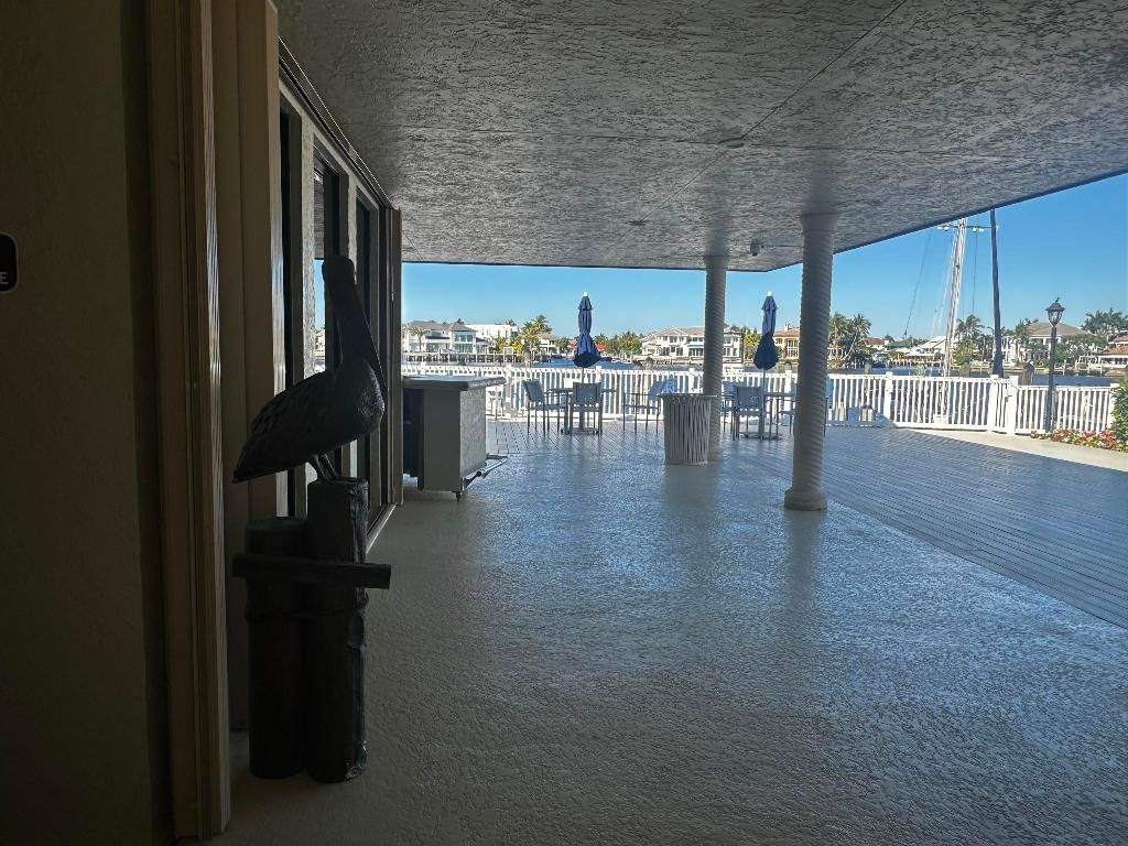 25 Pelican Pointe Drive, Unit 201, Delray Beach, FL 33483 Photo