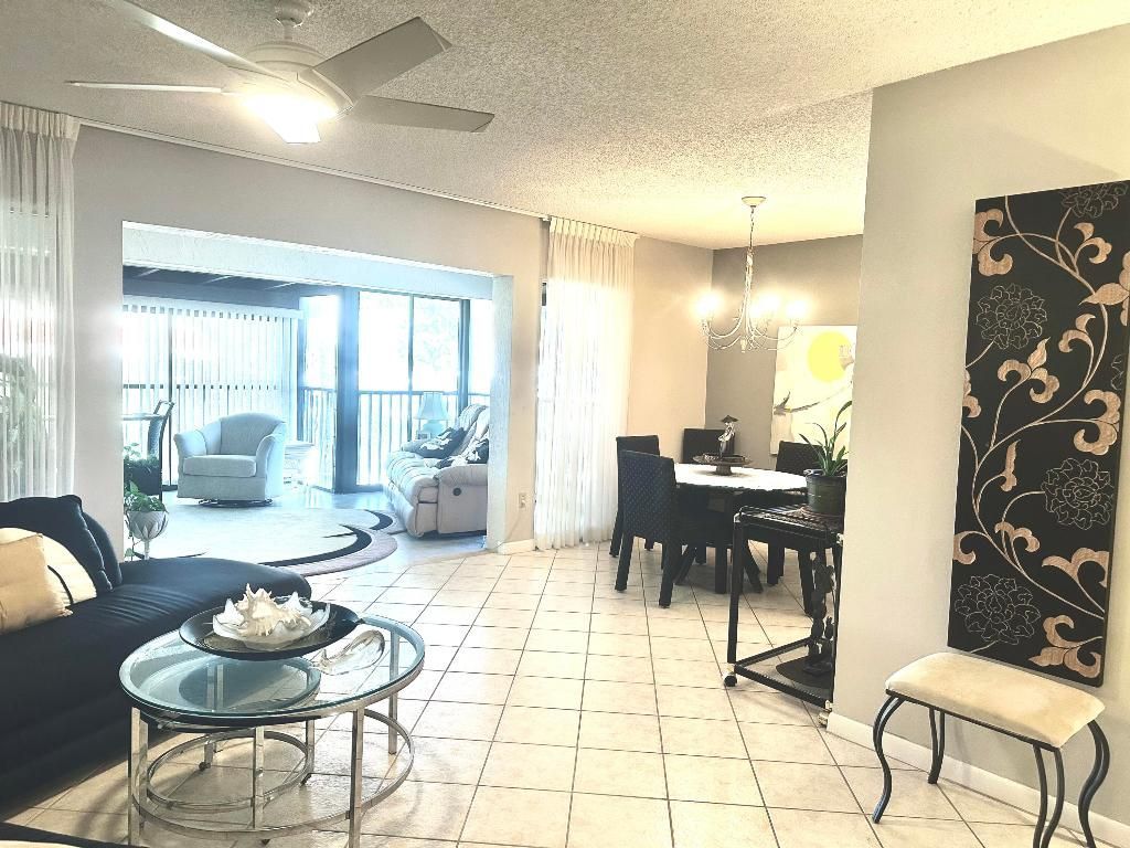 25 Pelican Pointe Drive, Unit 201, Delray Beach, FL 33483 Photo