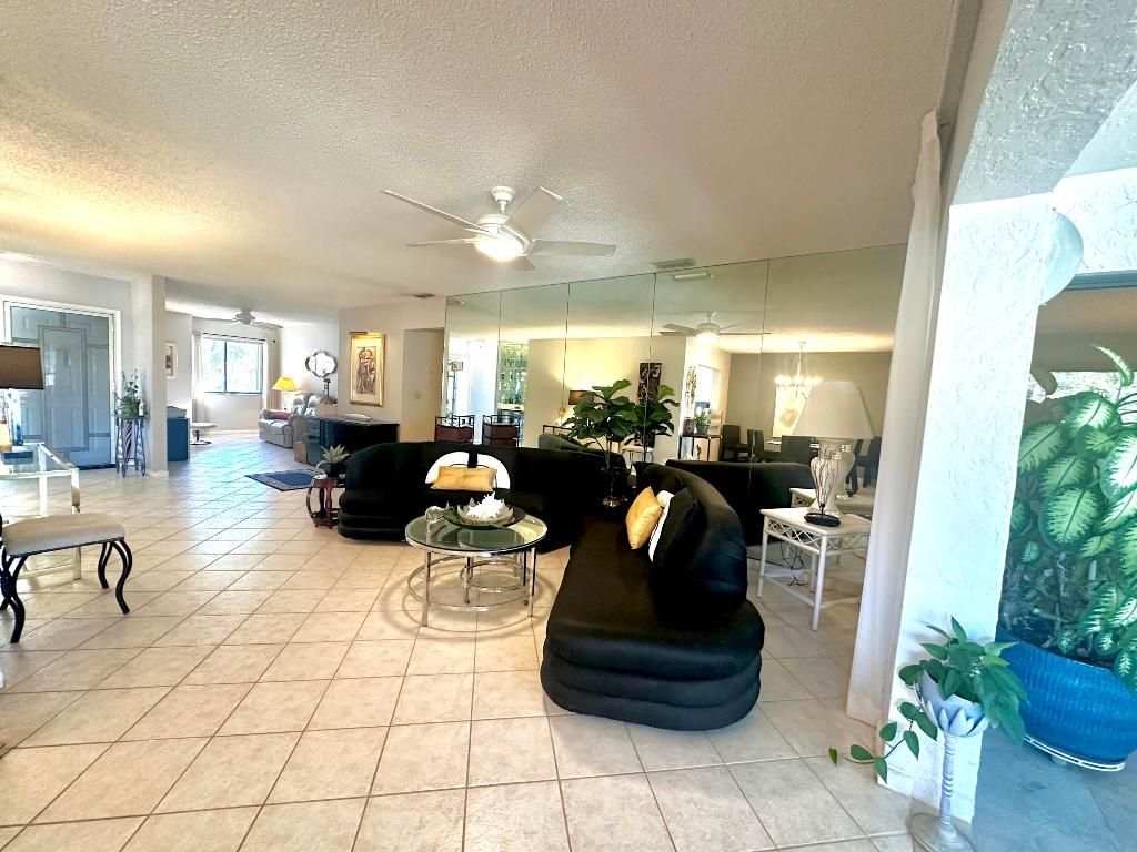 25 Pelican Pointe Drive, Unit 201, Delray Beach, FL 33483 Photo