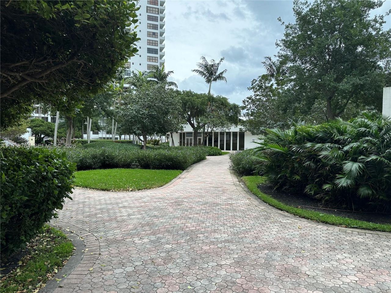 600 Three Islands Blvd, Unit 1402, Hallandale Beach, FL 33009 Photo