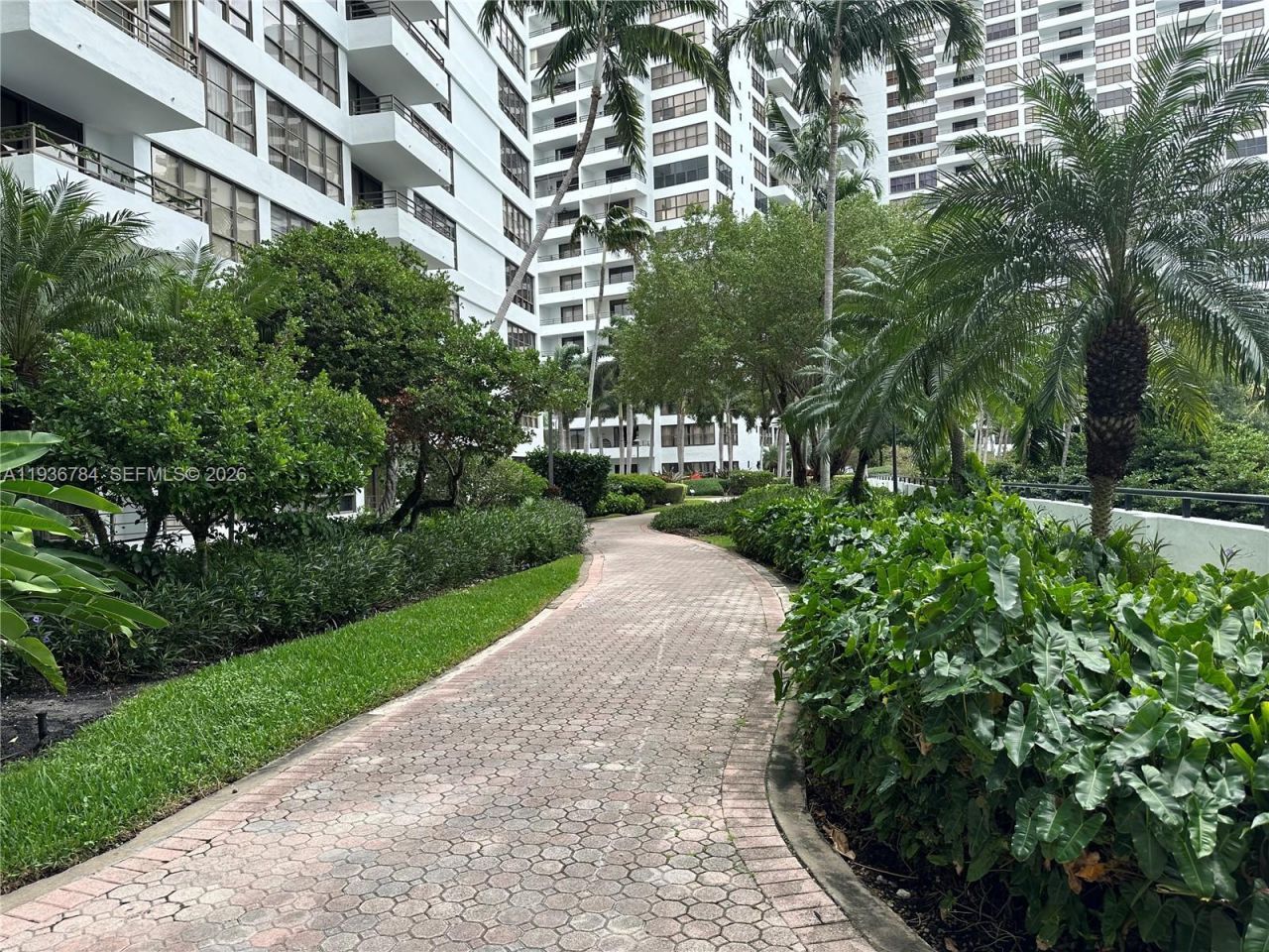 600 Three Islands Blvd, Unit 1402, Hallandale Beach, FL 33009 Photo