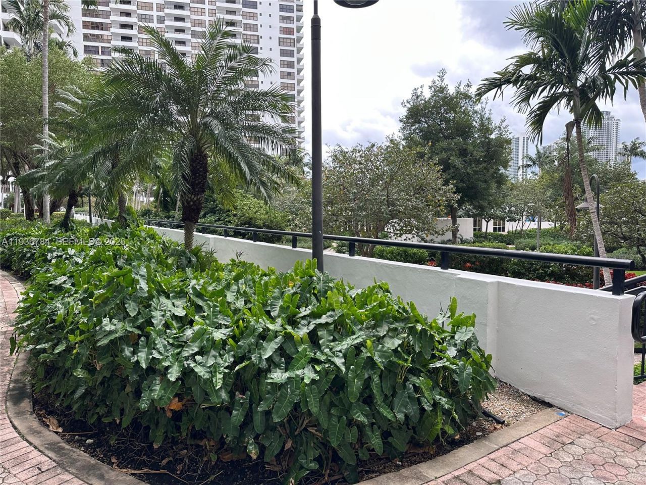 600 Three Islands Blvd, Unit 1402, Hallandale Beach, FL 33009 Photo