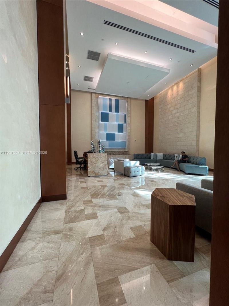 31 SE 5th St, Unit 3308, Miami, FL 33131 Photo