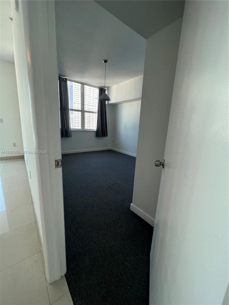 31 SE 5th St, Unit 3308, Miami, FL 33131 Photo