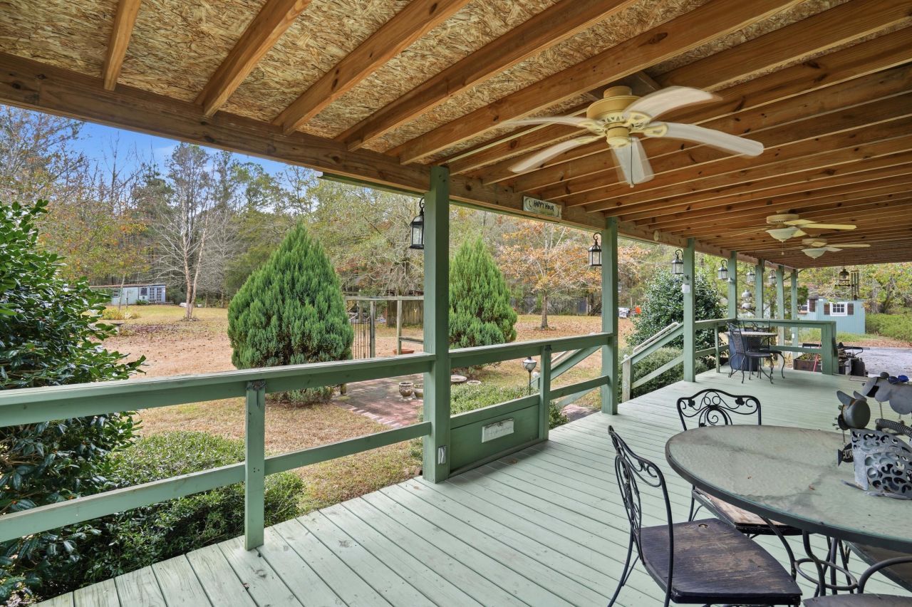 388 Rebel Lane Photo 11