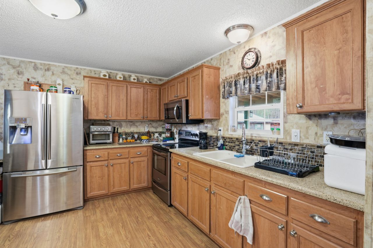 388 Rebel Lane Photo 17