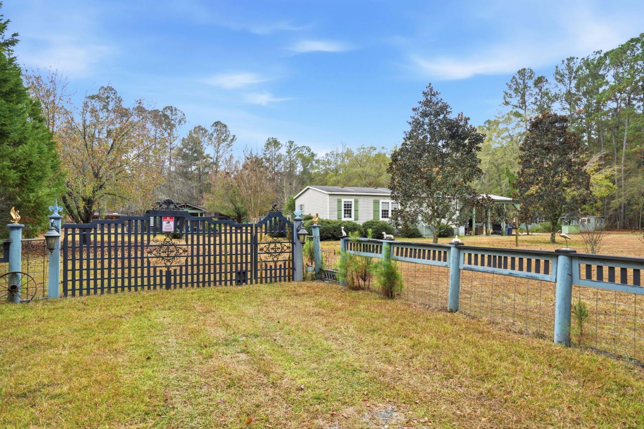 388 Rebel Lane Photo 4