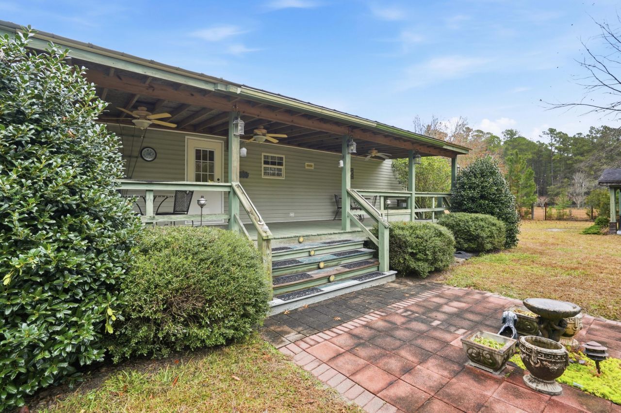 388 Rebel Lane Photo 9