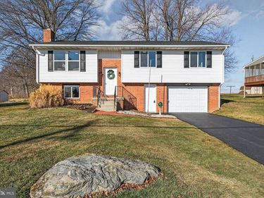 1721 PIONEER ROAD, LANCASTER, PA 17602