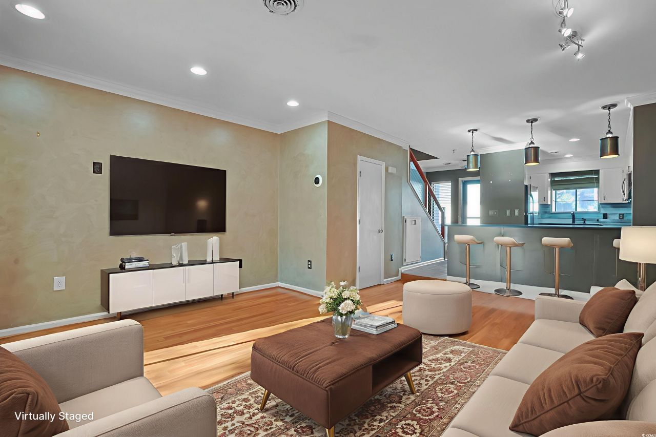 504 30th Ave. N Photo 2