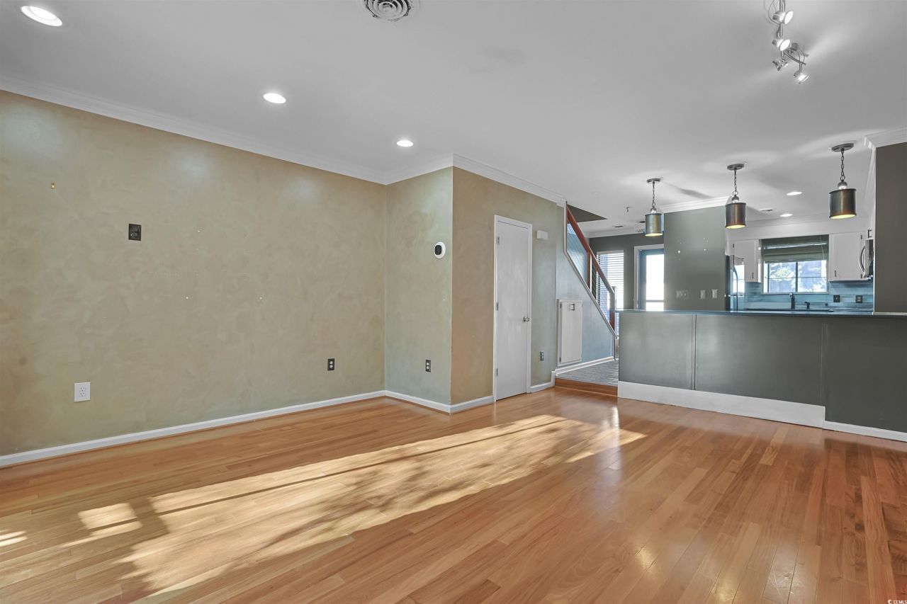 504 30th Ave. N Photo 3