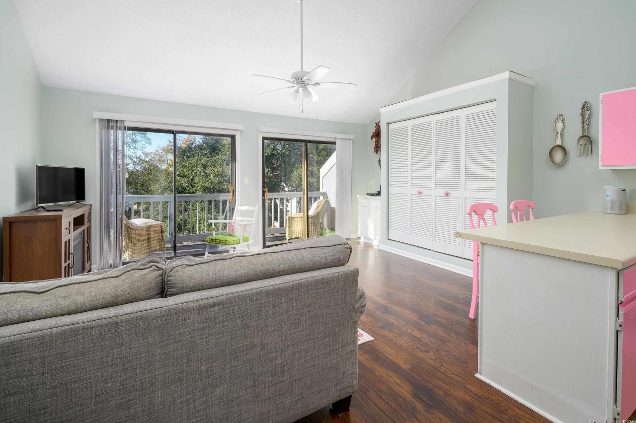 1851 Colony Dr. Photo 14