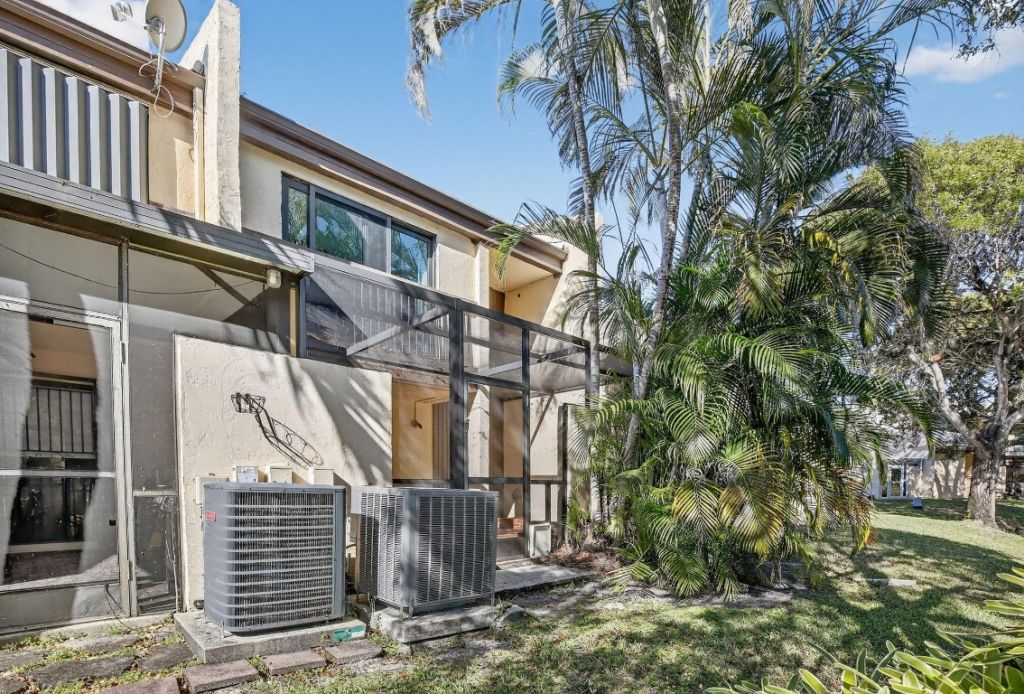 1261 NW 99th Terrace, Unit 47, Pembroke Pines, FL 33024 Photo