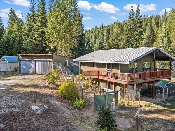 461 Beaver Creek Ln, Metaline, WA 99152
