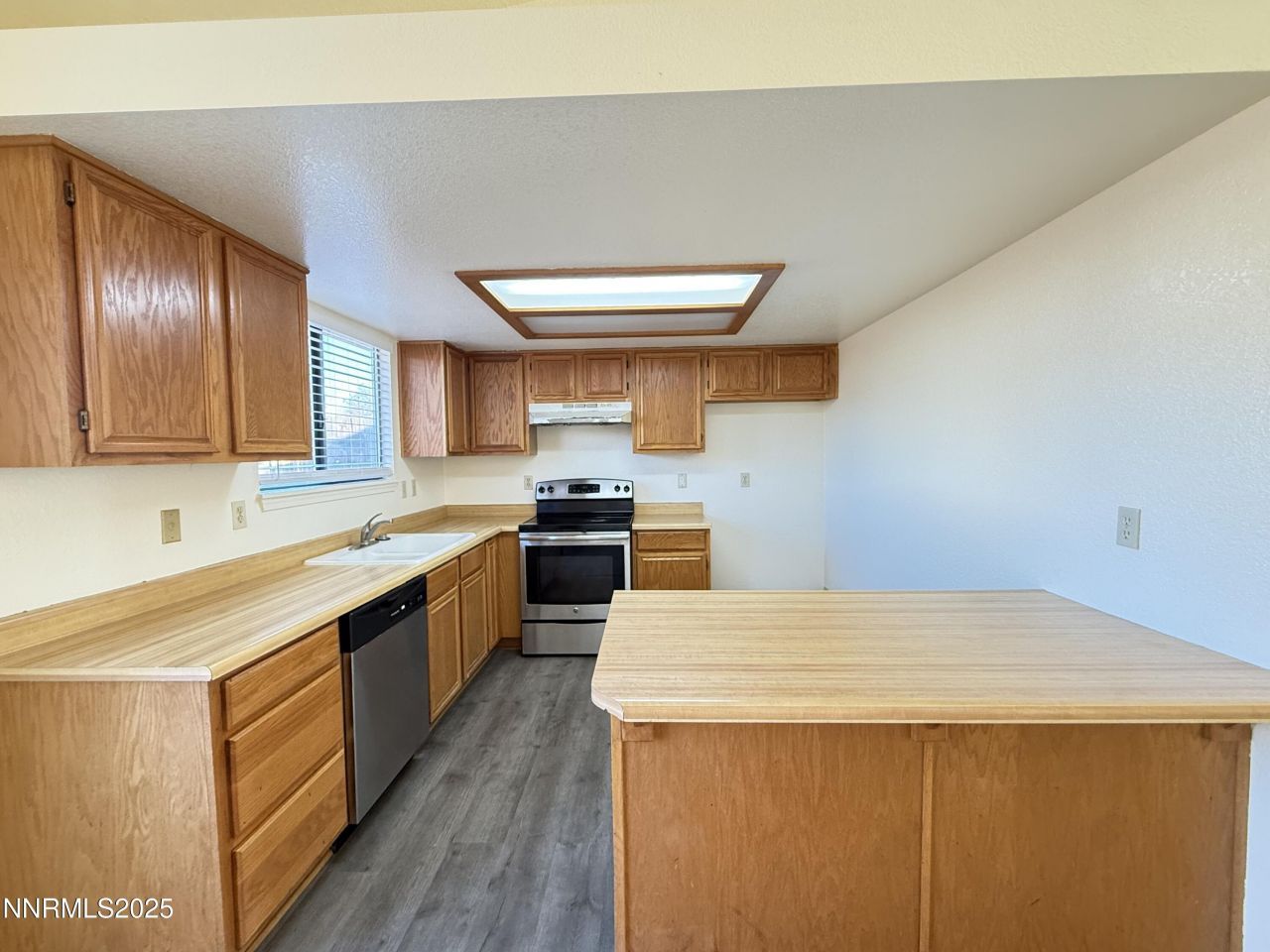 982 Ridgeview Drive, Carson City, NV 89705 Photo