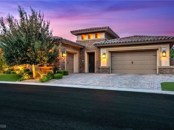 32 Olympia Chase Drive, Las Vegas, NV 89141