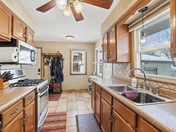 2447 Minnehaha Avenue E, Maplewood, MN 55119