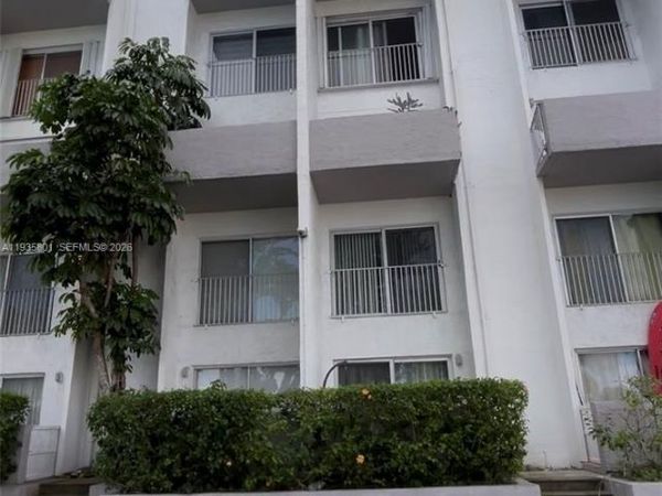 7801 NE 4th Ct, Unit 312, Miami, FL 33138