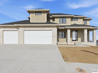 20152 T Street, Omaha, NE 68135