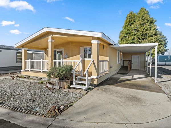 3431 S Pacific Highway, Unit SPC 17, Medford, OR 97501