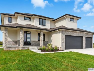 20052 R Street, Omaha, NE 68135