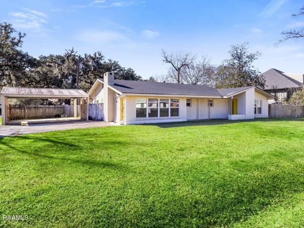 335 Indian Mound Road, Lafayette, LA 70501