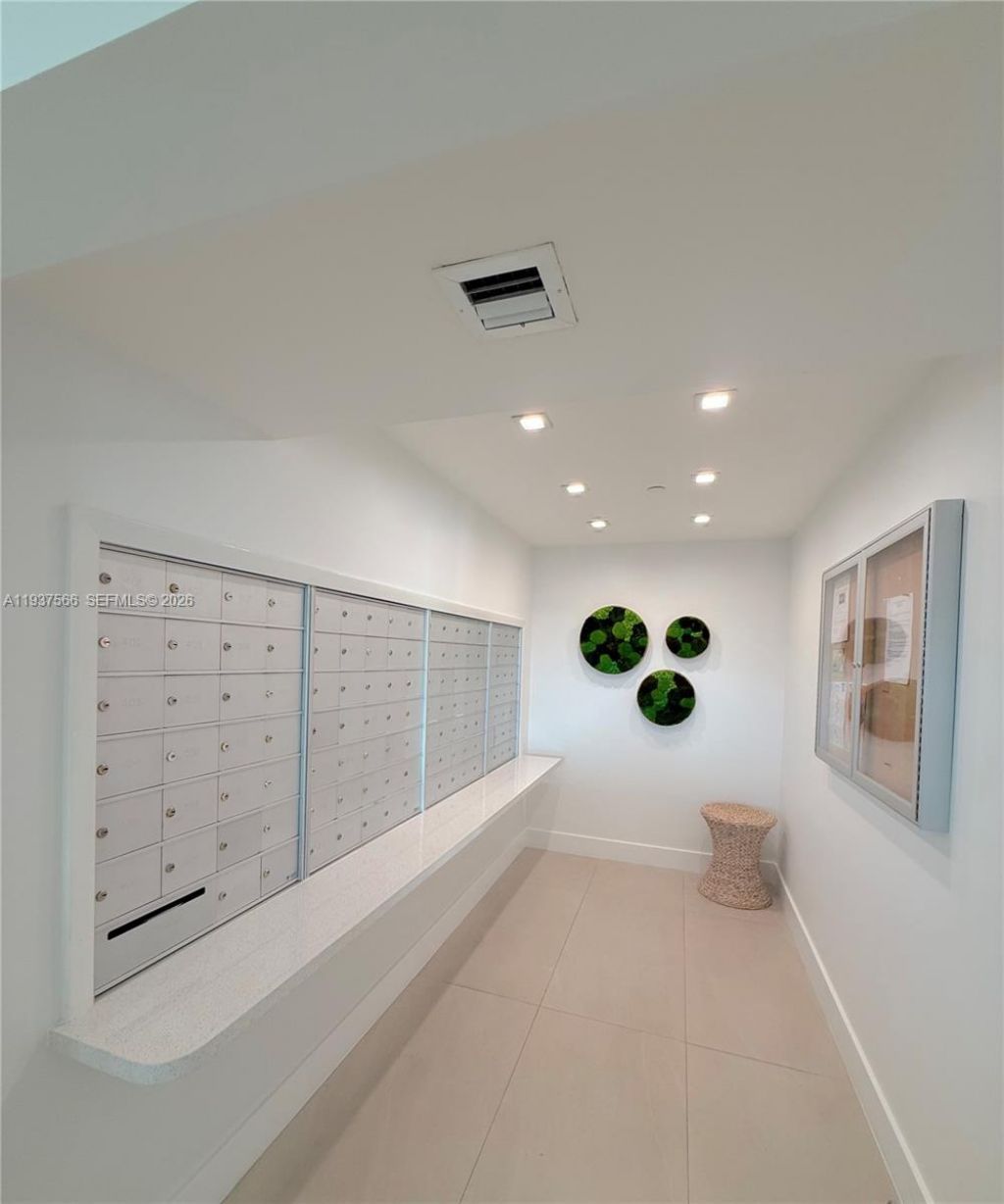 5900 Collins Ave, Unit 1405, Miami Beach, FL 33140 Photo