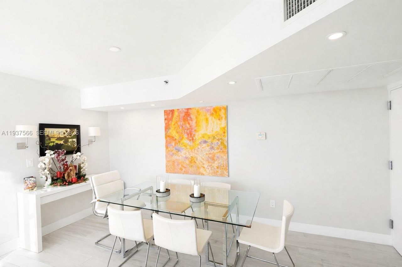 5900 Collins Ave, Unit 1405, Miami Beach, FL 33140 Photo