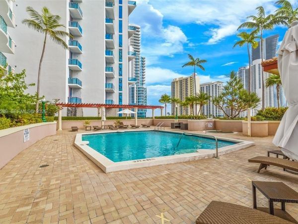 17555 Atlantic Blvd, Unit 607, Sunny Isles Beach, FL 33160