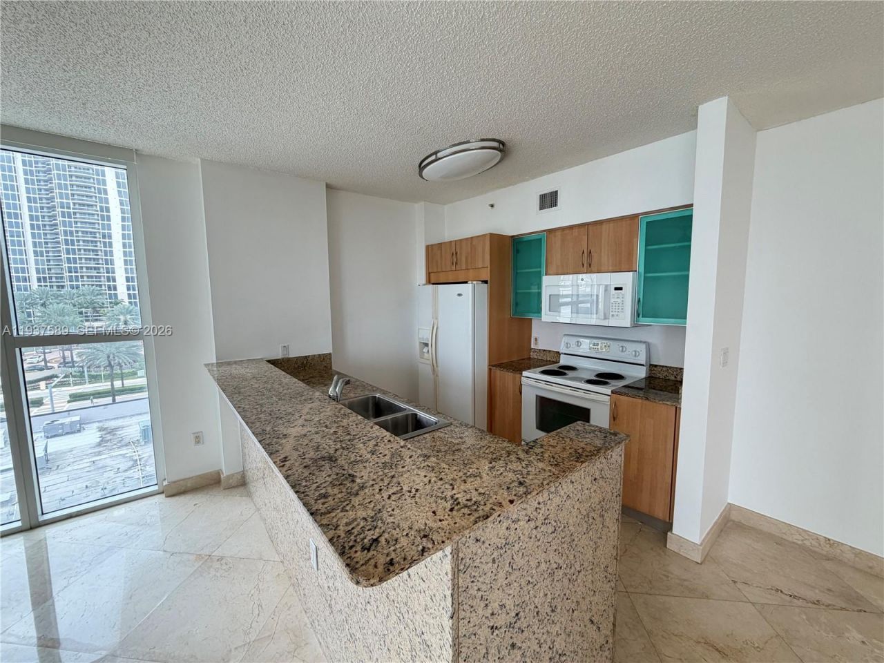 17555 Atlantic Blvd, Unit 607, Sunny Isles Beach, FL 33160 Photo