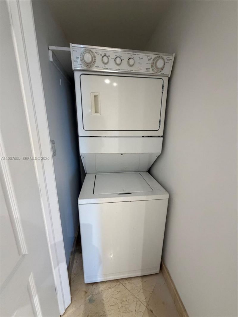 17555 Atlantic Blvd, Unit 607, Sunny Isles Beach, FL 33160 Photo