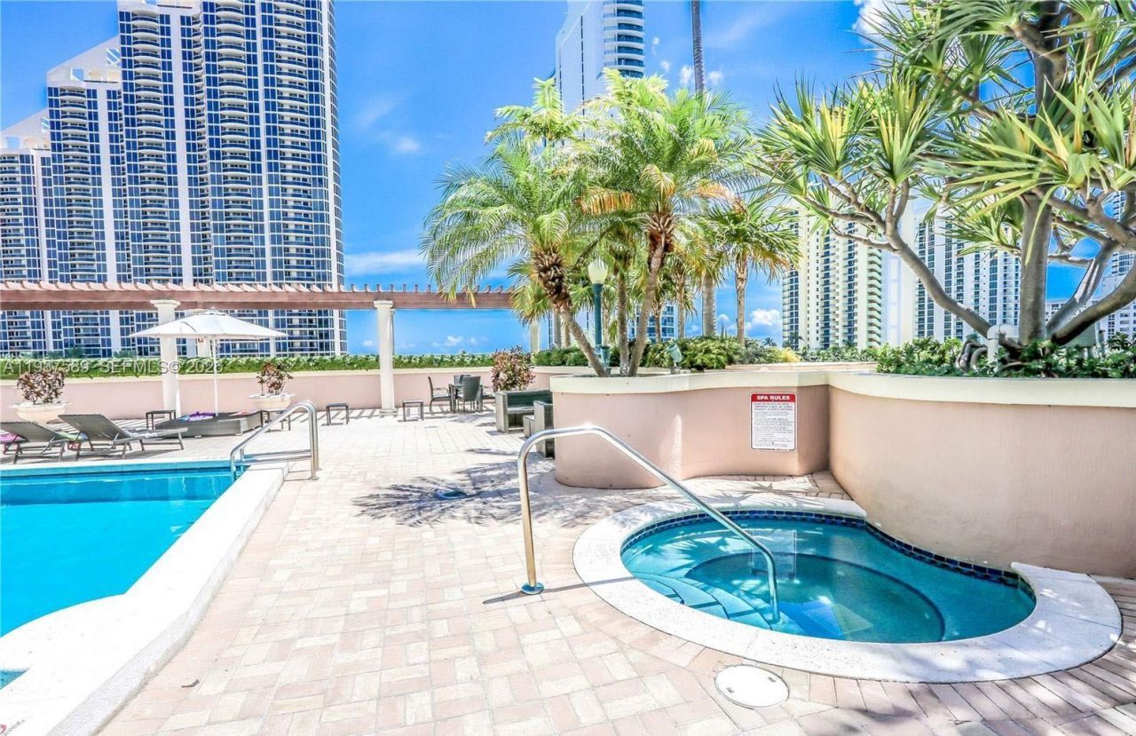 17555 Atlantic Blvd, Unit 607, Sunny Isles Beach, FL 33160 Photo
