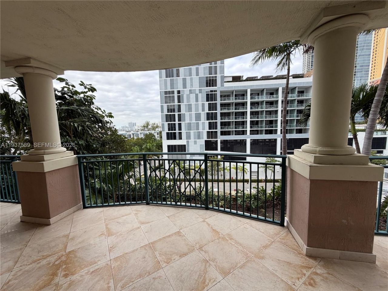 17555 Atlantic Blvd, Unit 607, Sunny Isles Beach, FL 33160 Photo