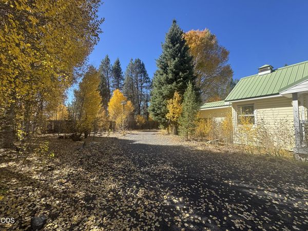 135744 Highway 97, Crescent, OR 97733